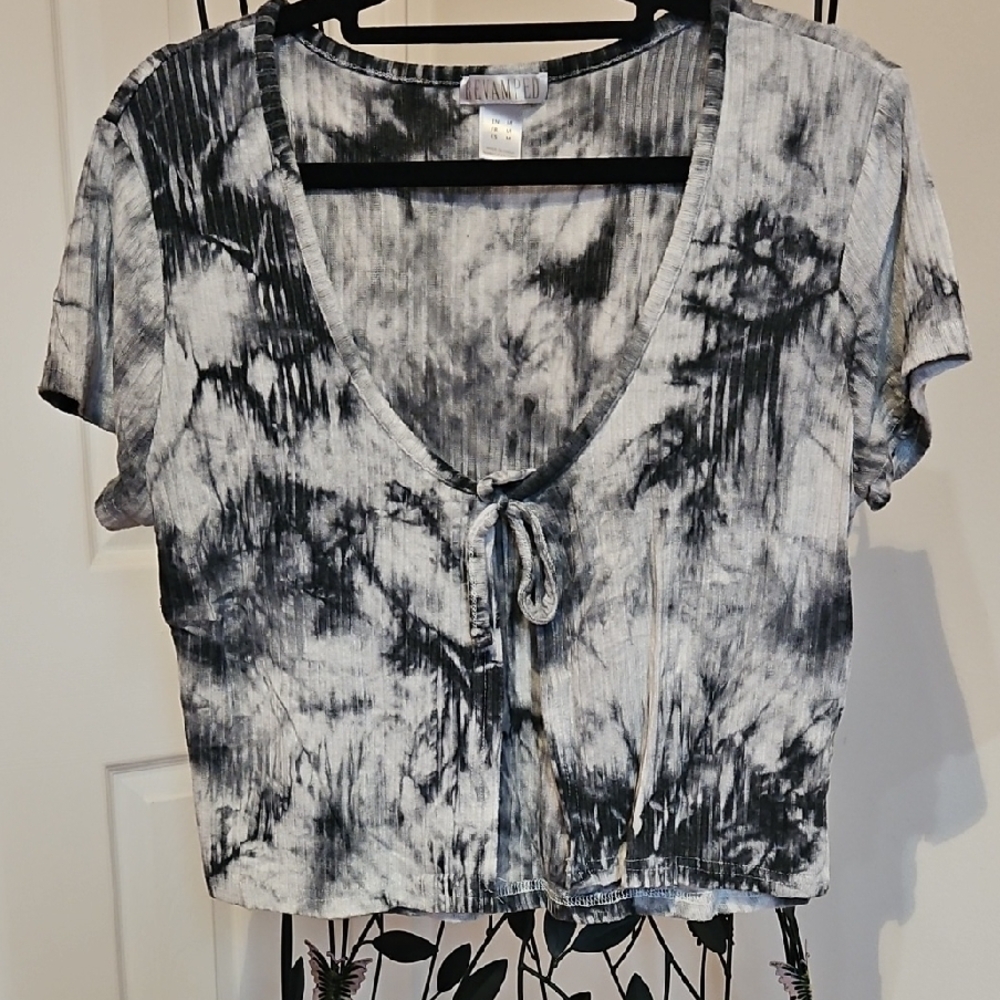 Tie-Dye V-Neck‎ Crop Top